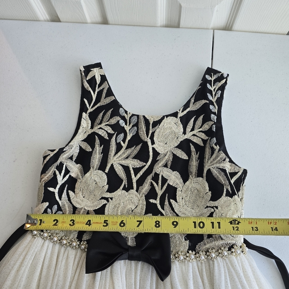 Elegant Black and White Kids Dress Size 12 - Picture 10 of 11
